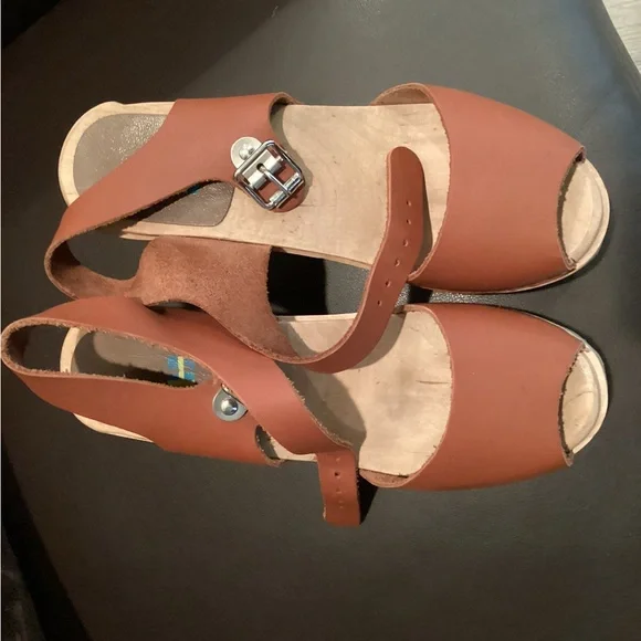 MIA Greta Swedish clog/SandalTan Leather Women's Sandals. 37 (61/2-7) - Picture 3 of 9
